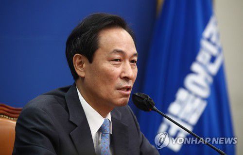기자간담회에서 발언하는 우상호 비상대책위원장(서울=연합뉴스) 하사헌 기자 = 더불어민주당 우상호 비상대책위원장이 26일 국회에서 열린 기자간담회에서 발언하고 있다. 2022.6.26 [국회사진기자단] toadboy@yna.co.kr