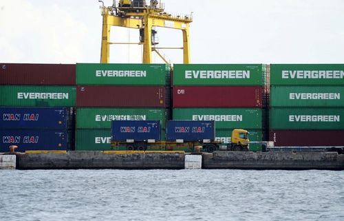 대만 가오슝항에서 선적 대기중인 수출 화물[대만 중앙통신사 제공, 재판매 및 DB 금지]