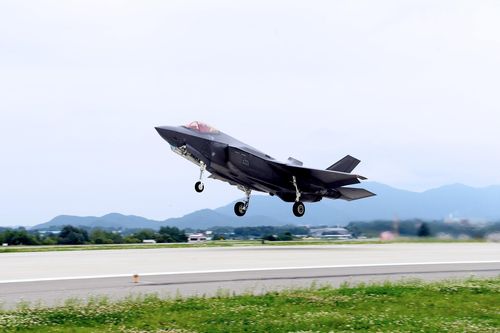 이륙하는 F-35A[공군 제공. 재판매 및 DB 금지]