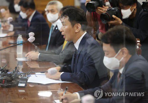 은행장들 만난 금감원장(서울=연합뉴스) 신준희 기자 = 이복현 금융감독원장이 20일 오전 중구 은행회관에서 열린 은행장들과의 간담회에서 발언을 하고 있다. 2022.6.20 hama@yna.co.kr