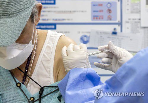 코로나19 백신 접종※ 기사와 직접 관련이 없는 자료사진입니다. [연합뉴스 자료사진]