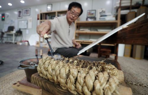 작업 중인 김영조씨[촬영 천경환 기자]