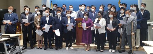 경기도의회 더불어민주당 초선의원들 기자회견[촬영 최찬흥]