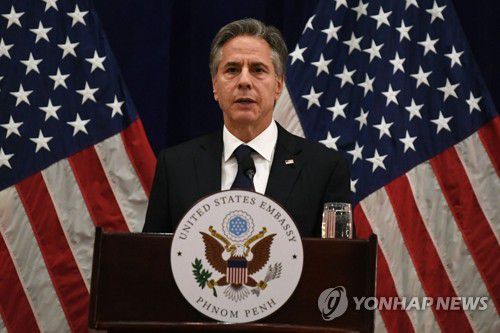 아세안 외교장관회의서 기자회견 하는 블링컨 美 국무장관(프놈펜 AFP=연합뉴스) 5일(현지시간) 캄보디아 프놈펜에서 토니 블링컨 미국 국무장관이 제55회 아세안(ASEAN·동남아국가연합) 외교장관회의에 참석한 뒤 기자회견을 하고 있다. 2022.08.05 ddy04002@yna.co.kr
