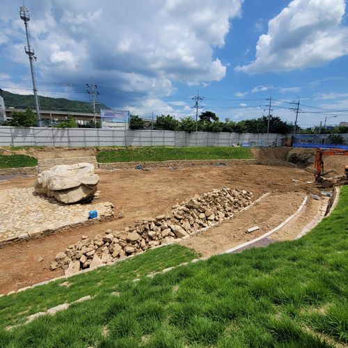 김해 구산동 지석묘 모습 현재는 공사가 중지된 상황 [문화재청 제공. 재판매 및 DB 금지]