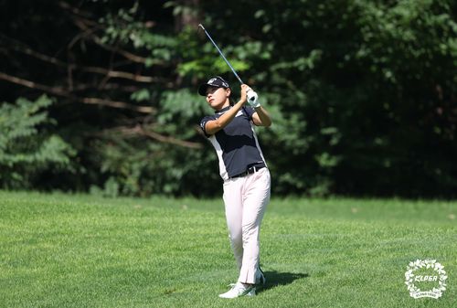 16번 홀에서 아이언샷을 하는 이소미[KLPGA 제공. 재판매 및 DB 금지]