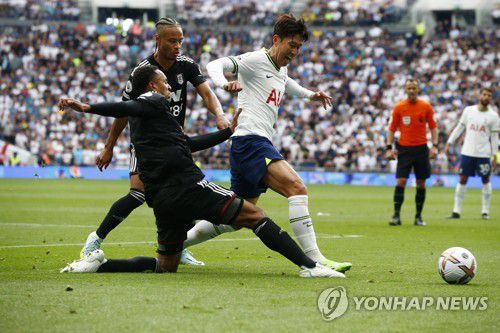 집중 견제 받는 손흥민[EPA=연합뉴스]