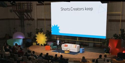 유튜브 "크리에이터에 더 많은 수익"(샌프란시스코=연합뉴스) 김태종 특파원 = 20일(현지시간) 미국 캘리포니아주 로스앤젤레스에서 열린 '메이드 온 유튜브'(Made on Youtube)에서 닐 모한 유튜브 최고제품책임자가 새로운 수익 공유 방법을 설명하고 있다. [유튜브 캡처] 2022.9.20 taejong75@yna.co.kr