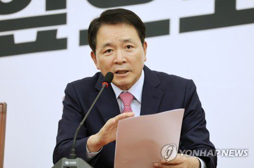 국민의힘, 약자·민생·미래를 위한 정기국회 최우선 10대 법안 발표(서울=연합뉴스) 이정훈 기자 = 국민의힘 성일종 정책위의장이 25일 오후 국회에서 약자·민생·미래를 위한 정기국회 최우선 10대 법안 발표 기자간담회를 하고 있다. 2022.9.25 uwg806@yna.co.kr