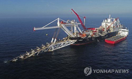 노르트스트림-2 가스관 관련 작업중인 선박[AP 연합뉴스 자료사진. 재판매 및 DB 금지]