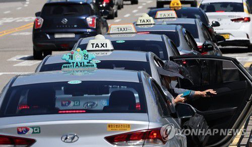 4800원으로 오르는 서울택시 기본요금[연합뉴스 자료사진]