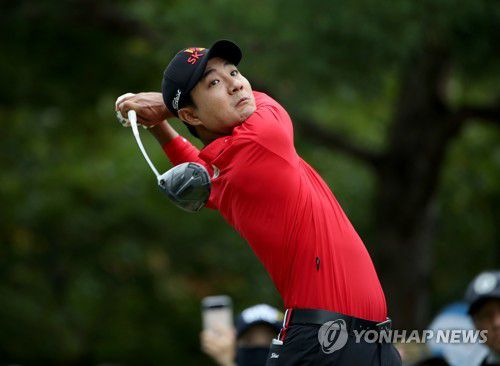 드라이버 티샷하는 김한별(서울=연합뉴스) 김한별이 25일 경북 칠곡군 파미힐스CC에서 열린 한국프로골프(KPGA) 투어 '2022 DGB금융그룹 오픈' 최종라운드 2번홀에서 드라이버 티샷하고 있다. 2022.9.25      [KPGA 제공. 재판매 및 DB 금지] photo@yna.co.kr