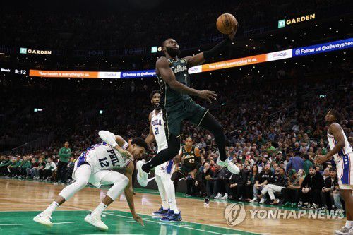 보스턴 제일런 브라운의 슛[Winslow Townson-USA TODAY Sports/로이터=연합뉴스]