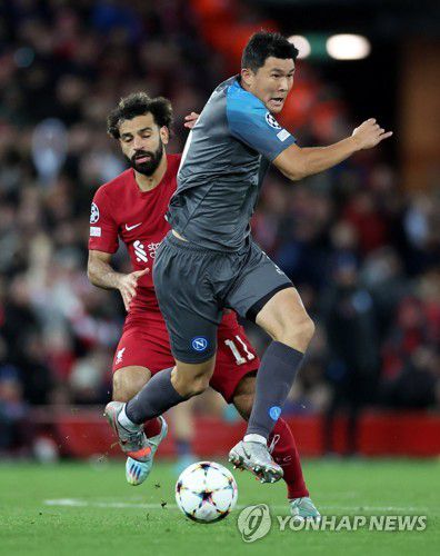 살라흐 막는 김민재[로이터=연합뉴스]