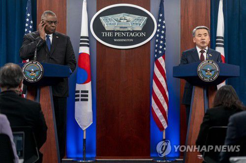 이종섭 국방부 장관(오) - 로이드 오스틴 미국 국방부 장관(왼)[AP=연합뉴스]
