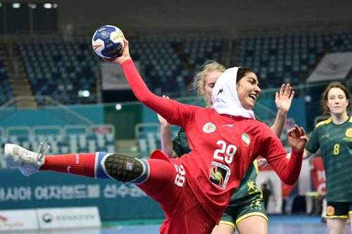 호주를 상대로 슛을 던지는 이란 선수. [대한핸드볼협회 제공. 재판매 및 DB 금지]