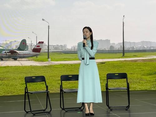 브이에이스튜디오 기자 간담회에서 사회자로 나선 배우 한예리[촬영 오규진]