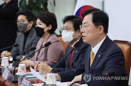 발언하는 국민의힘 이만희 이태원 사고조사 특위 위원장(서울=연합뉴스) 이정훈 기자 = 6일 오전 국회에서 열린 국민의힘 이태원 사고조사 및 안전대책특별위원회 제5차 회의에서 이만희 위원장이 모두 발언하고 있다. 2022.12.6 uwg806@yna.co.kr