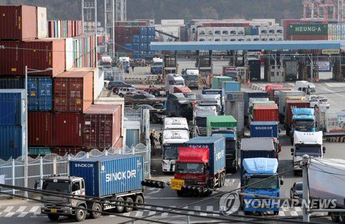 화물연대 파업 종료, 도로 위 늘어나는 컨테이너 차량