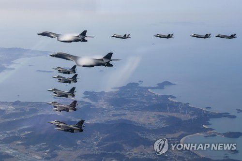미 전략폭격기 B-1B 한반도 재전개[연합뉴스 자료사진]