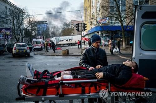 크리스마스 이브에도 포격 쏟아진 우크라 헤르손 [AFP 연합뉴스 자료사진]