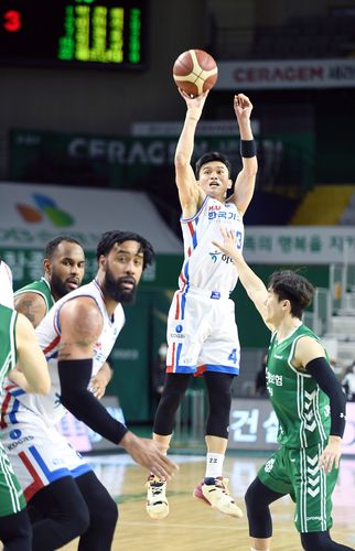 슈팅하는 한국가스공사 이대성.[KBL 제공. 재판매 및 DB 금지]