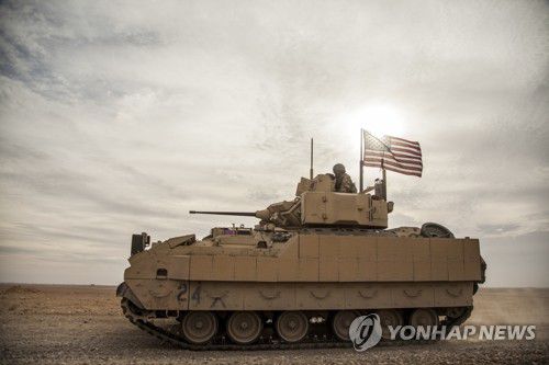 미국이 우크라에 지원하기로 결정한  브래들리 장갑차[AP 연합뉴스 자료사진]