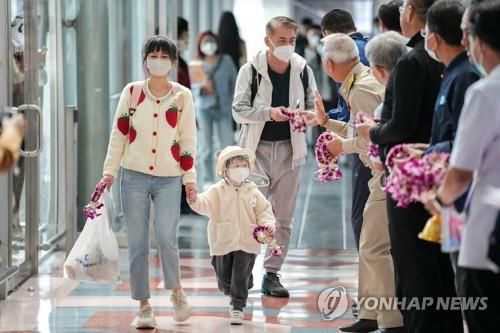 여행 규제 완화에 태국 입국하는 중국 관광객[로이터 연합뉴스 자료사진. 재판매 및 DB 금지]
