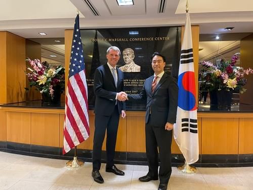 지난해말  한미 사이버정책협의회에 참석한 픽 대사[연합뉴스 자료사진. 외교부 제공]