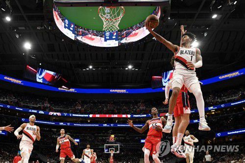 앤퍼니 사이먼스(1) 슛[AP=연합뉴스]