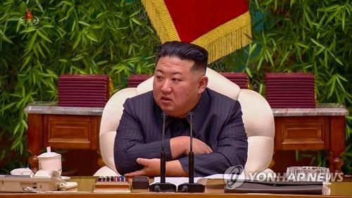 당 중앙군사위위원회 확대회의 주재하는 김정은 [조선중앙통신 연합뉴스 자료사진. 국내에서만 사용가능. 재배포 금지. For Use Only in the Republic of Korea. No Redistribution]