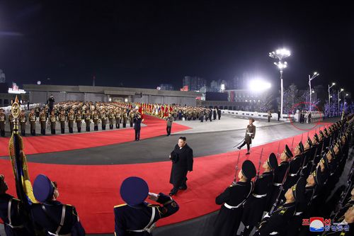 건군절 열병식 참석한 김주애와 리설주 (평양 조선중앙통신=연합뉴스) 북한이 건군절(인민군 창건일) 75주년인 지난 8일 평양 김일성광장에서 야간열병식을 개최했다고 조선중앙통신이 9일 보도했다. 오른쪽 붉은색 원 안에 김주애와 리설주의 모습이 보인다. 2023.2.9      [국내에서만 사용가능. 재배포 금지. For Use Only in the Republic of Korea. No Redistribution]     nkphoto@yna.co.kr