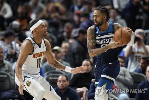 미네소타 시절의 러셀(오른쪽)[AP=연합뉴스]