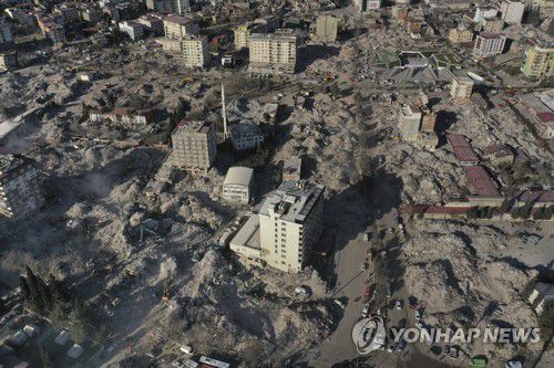 튀르키예 지진 피해 현장[AP 연합뉴스 자료사진. 재판매 및 DB 금지]