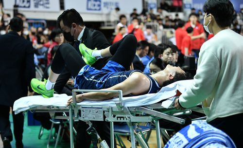 지난 9일 발목을 다친 허웅[KBL 제공. 재판매 및 DB금지]