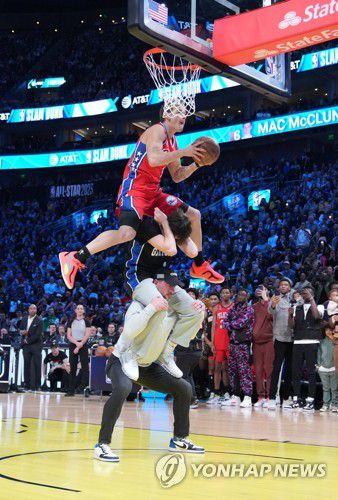 맥클렁의 덩크 장면[Kyle Terada-USA TODAY Sports/로이터=연합뉴스]