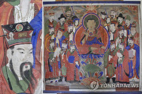 일제강점기에 그린 지장시왕도 속 태극기(서울=연합뉴스) 전북 남원시 소재 선원사 명부전에 있는 불화인 '지장시왕도'(사진 오른쪽)에 등장하는 한 캐릭터(노란 동그라미 표시)의 관모에 태극기가 그려져 있다. 왼쪽 사진은 태극기가 그려진 캐릭터를 확대한 모습. 대한불교조계종 선원사는 이 지장시왕도가 일제강점기인 1917년에 제작된 것으로 파악됐다고 21일 발표했다. [대한불교조계종 제공, 재판매 및 DB 금지] 2023.2.21 sewonlee@yna.co.kr