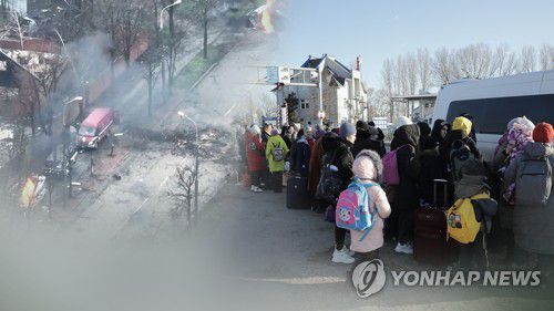 몰도바 국경검문소 피란민들 (CG)[연합뉴스TV 제공]