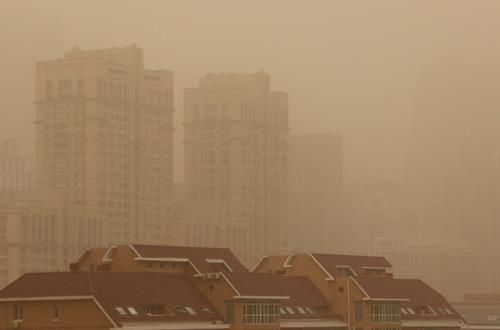 지난 10일 황사 가득한 중국 베이징 모습[촬영 한종구 기자]