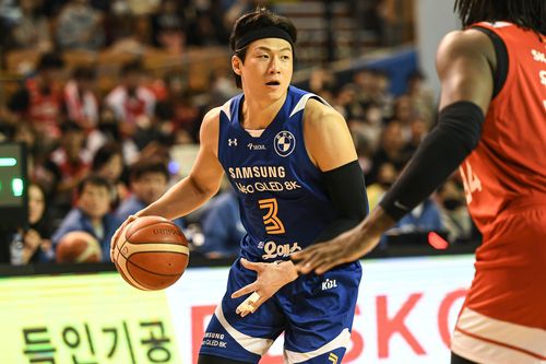 19일 SK와 경기에서 드리블하는 삼성 이정현[KBL 제공. 재판매 및 DB 금지]
