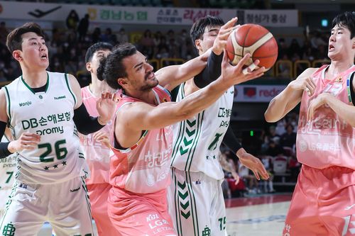19일 LG와 DB의 경기 모습. [KBL 제공. 재판매 및 DB 금지]