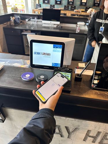 '바이닐 앤 플라스틱'에서 사용한 애플페이[촬영 오규진]