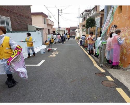 고순옥 씨가 참여한 벽화 그리기 봉사[고순옥 씨 제공. 재판매 및 DB 금지]