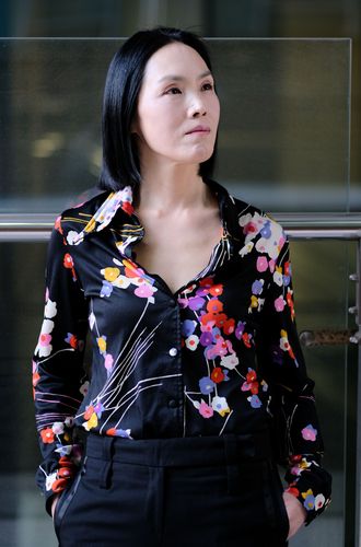 포즈 취하는 박지아(서울=연합뉴스) 류효림 기자 = 넷플릭스 '더 글로리'에 출연한 배우 박지아가 지난 28일 서울 종로구 수송동 연합뉴스 사옥에서 인터뷰에 앞서 포즈를 취하고 있다. 2023.3.29