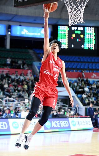 슛 시도하는 김선형[KBL 제공. 재판매 및 DB 금지]