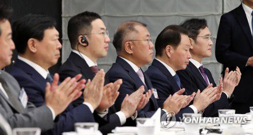 한일 비즈니스라운드테이블 참석한 5대 그룹 총수[연합뉴스 자료사진]