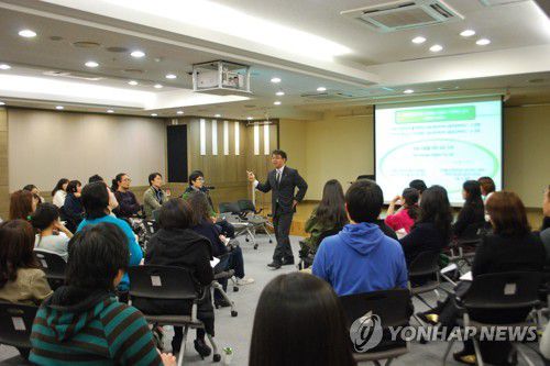 인권 강의 중인 박진옥 [본인 제공]