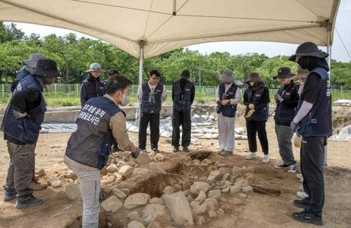 공동 발굴 조사 모습[문화재청 제공. 재판매 및 DB 금지]