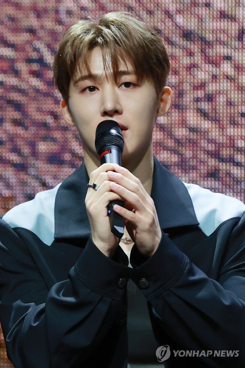 사과의 말 전하는 비아이(서울=연합뉴스) 진연수 기자 = 가수 비아이(B.I)가 1일 오후 서울 마포구 신한플레이스퀘어에서 열린 정규 2집 '투 다이 포(TO DIE FOR)' 발매 기념 쇼케이스에서 발언을 하고 있다. 2023.6.1 jin90@yna.co.kr