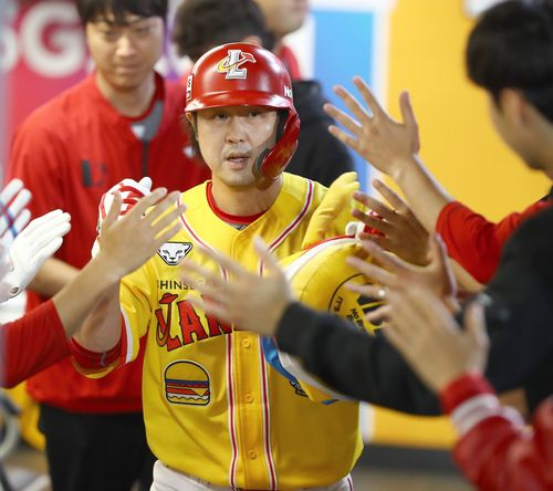 추격의 솔로 홈런 날린 최정[SSG 랜더스 제공. 재판매 및 DB 금지]